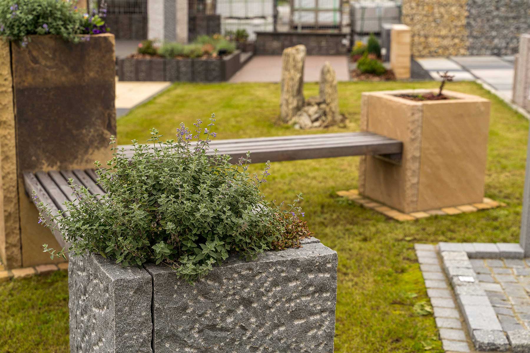 Mustergarten im Bauzentrum und Baustoffhandel Schuster 1